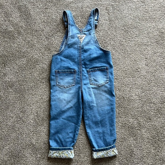 Great Condition! OshKosh B’Gosh Vestbak Stretch Overalls, Floral Lined 3T - Picture 4 of 5